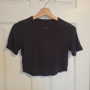 Lululemon Hold Tight Cropped T-Shirt in Black, Size 6
